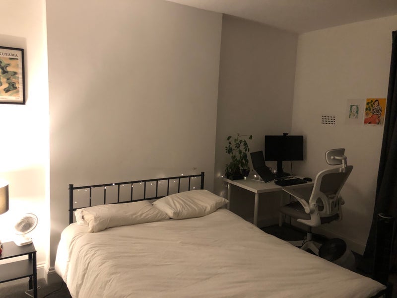 Room Louisville Road in Greater London