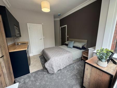 Room May Avenue in Stoke-on-Trent