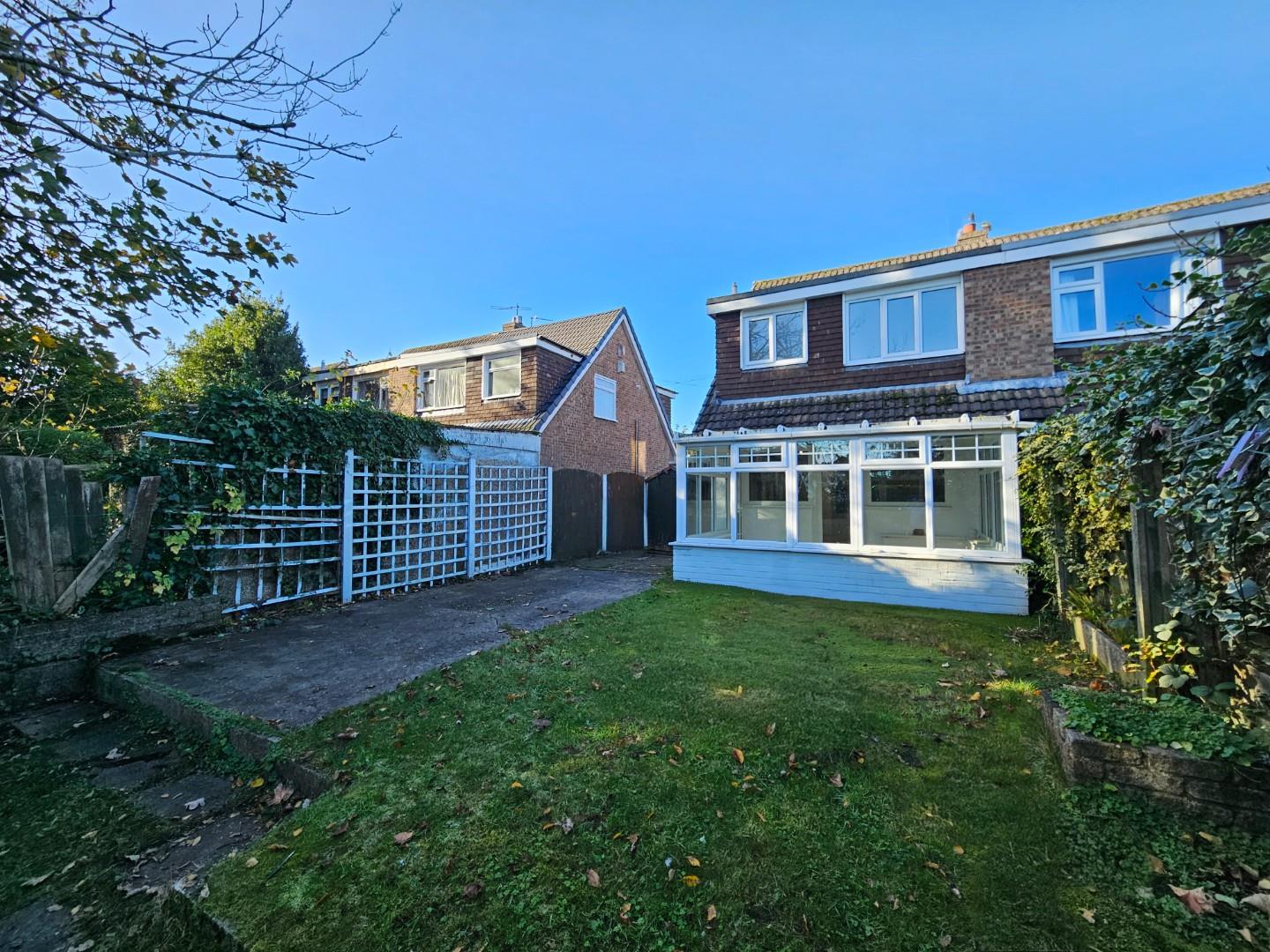 House Prestbury Avenue in Trafford