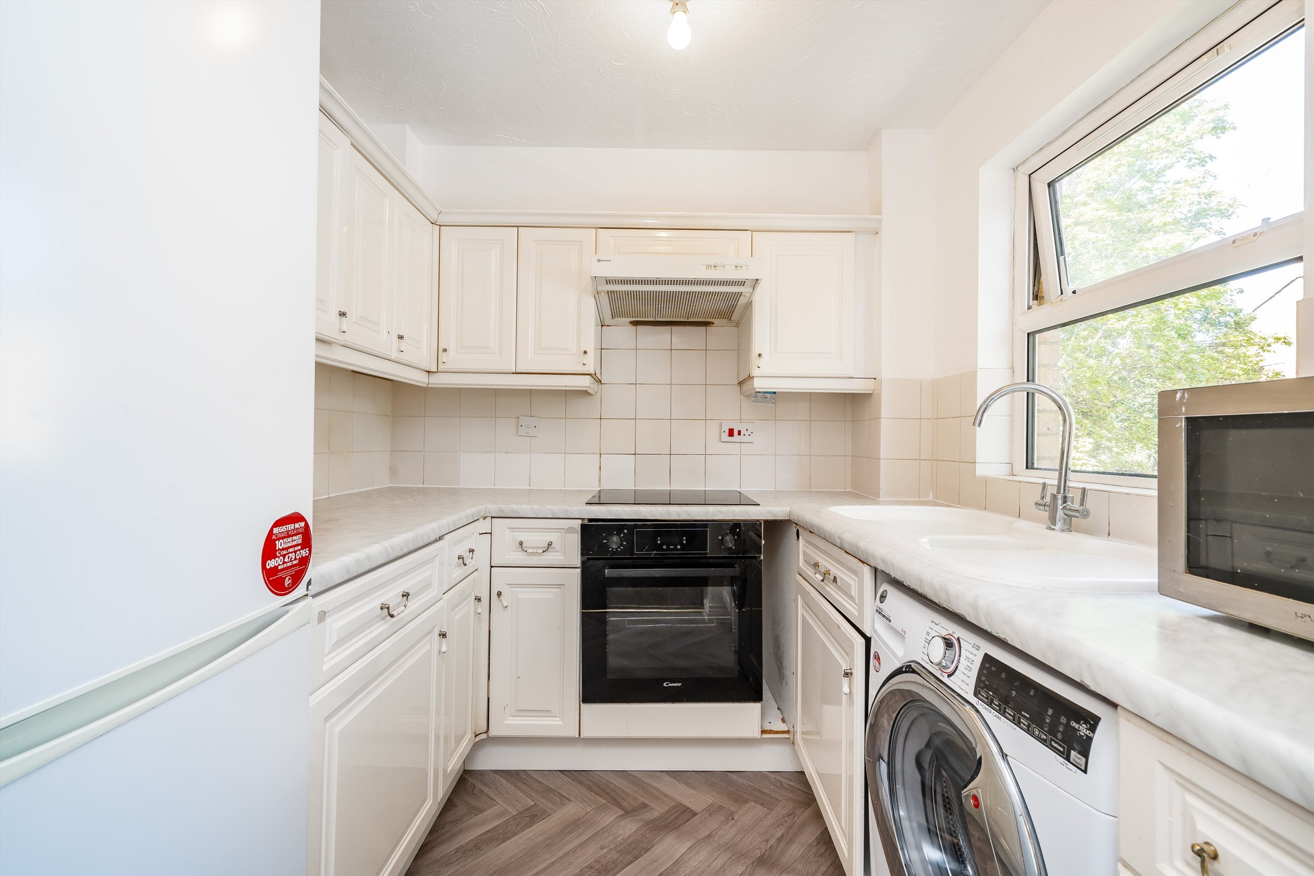 Flat Monmouth Close in Greater London