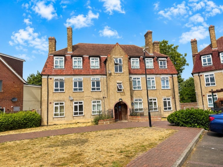 Flat Southover in Greater London