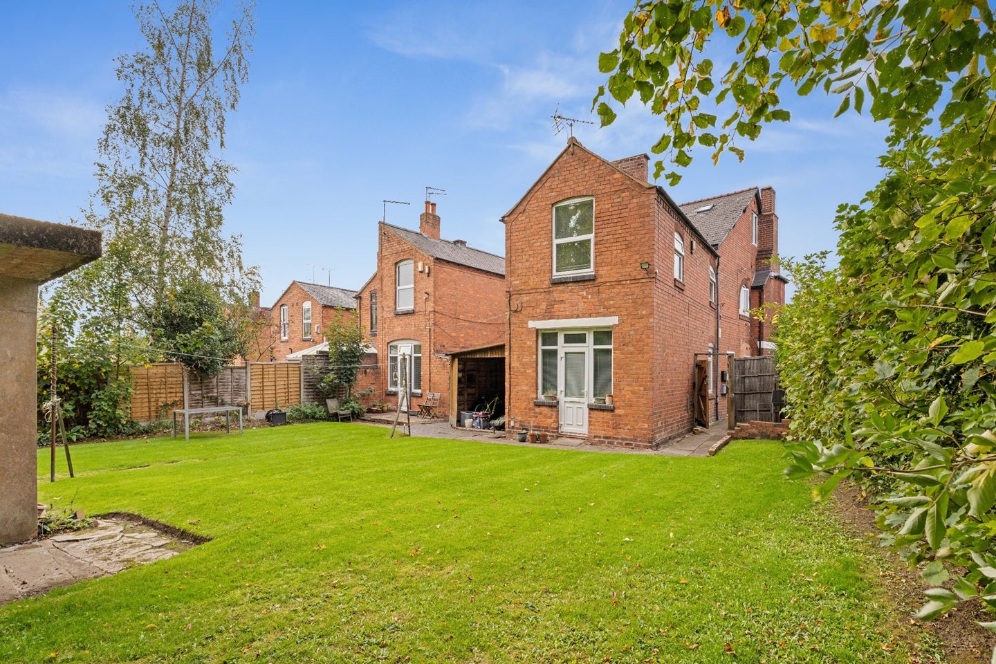 Flat Fordhouse Lane in Birmingham