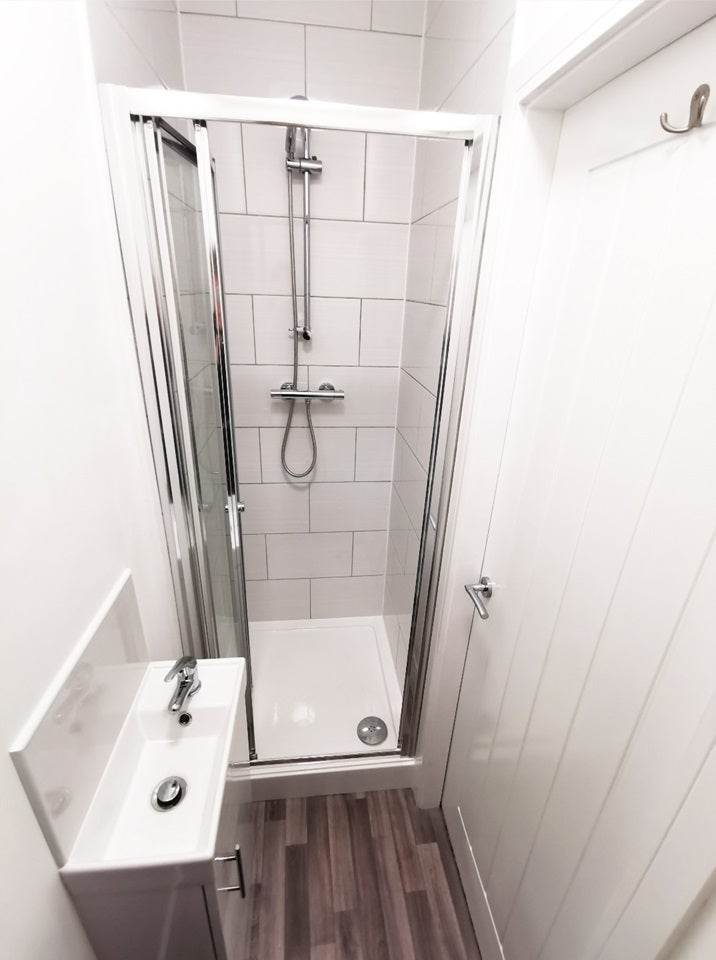 Room King Georges Road in Doncaster