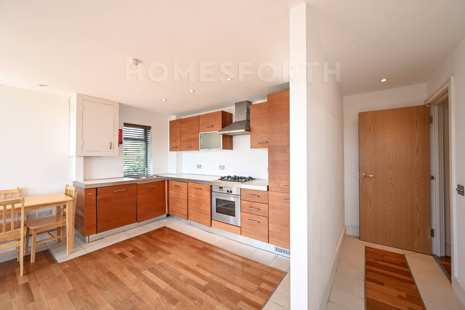Flat Okehampton Road in Greater London