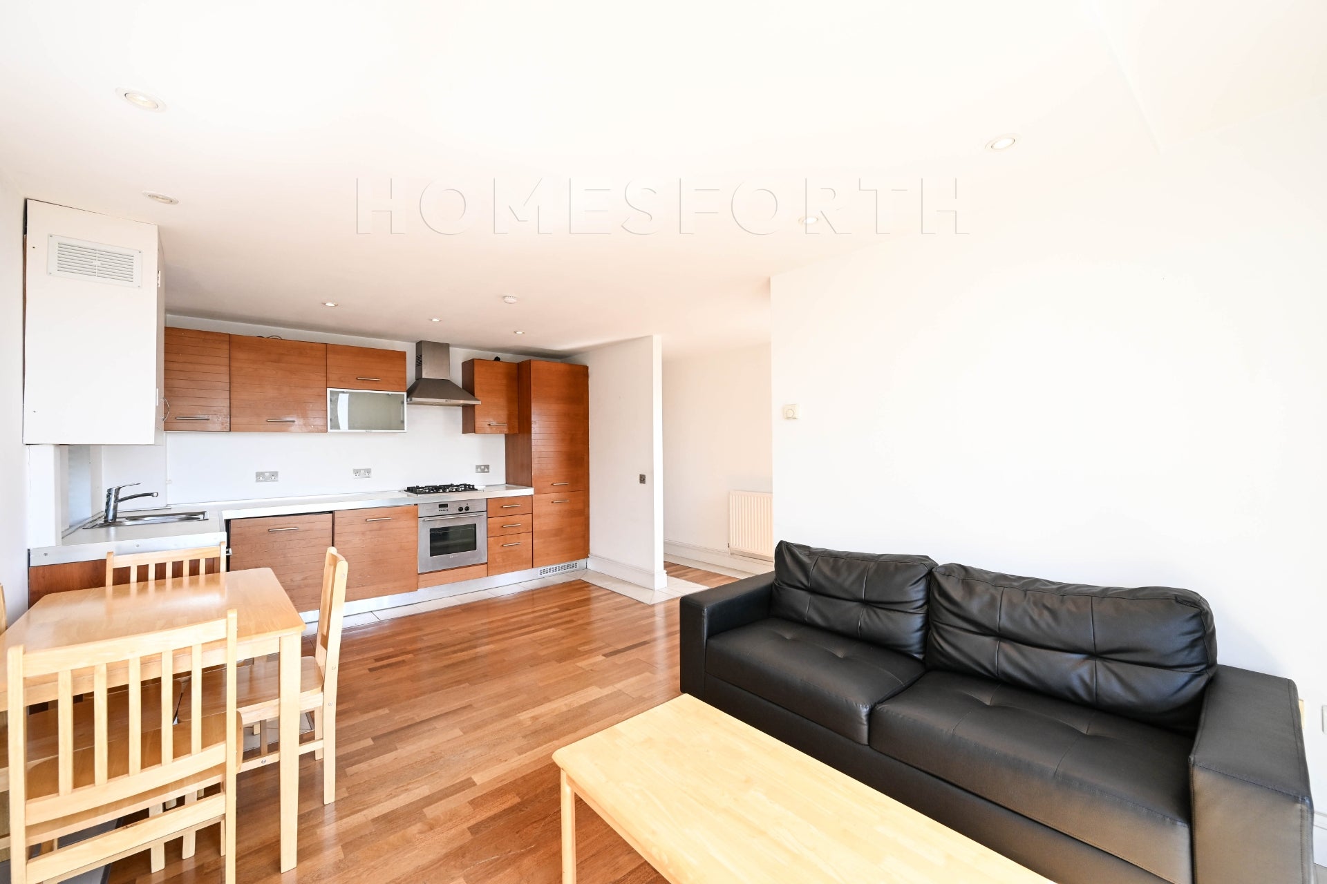 Flat Okehampton Road in Greater London