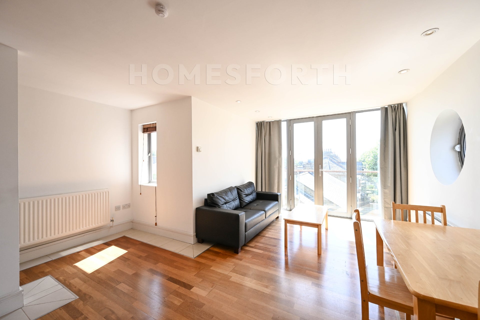 Flat Okehampton Road in Greater London