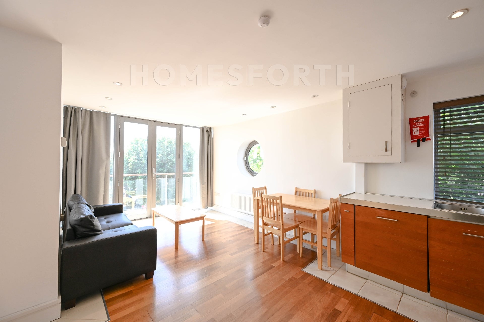 Flat Okehampton Road in Greater London