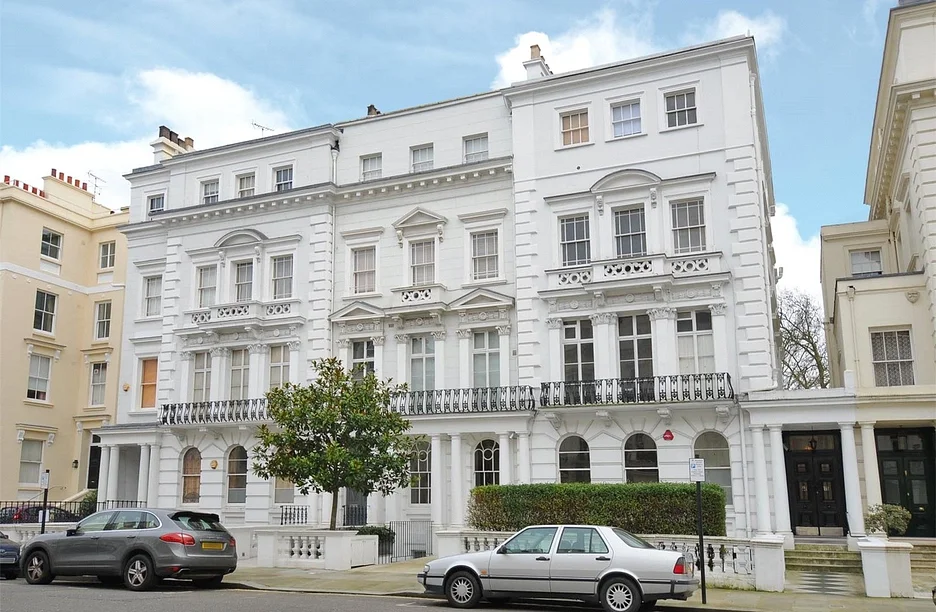 Flat Kensington Park Gardens in Greater London