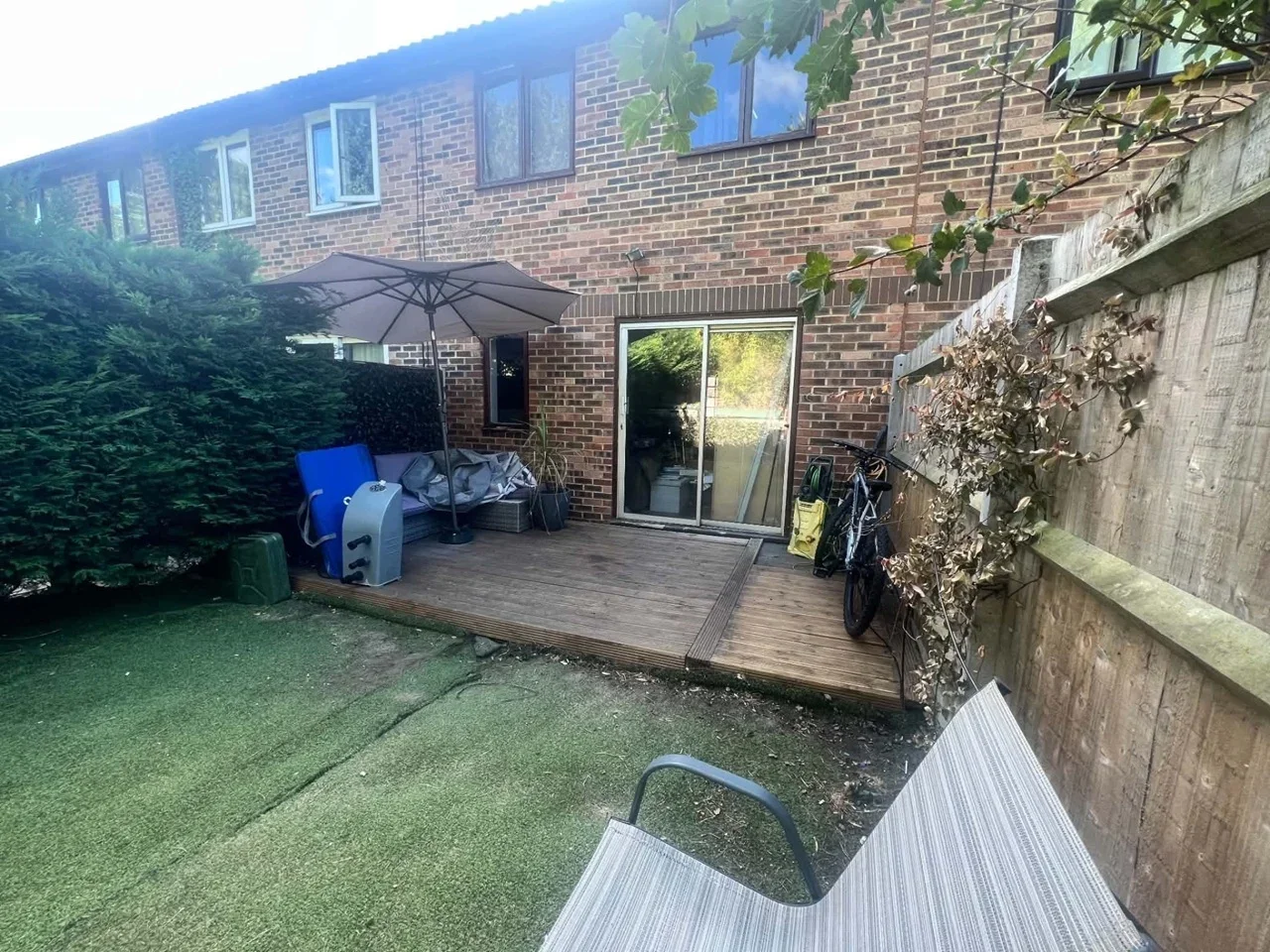 House Turners Meadow Way in Greater London