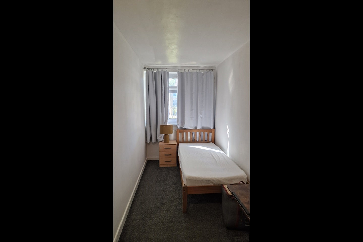 Room Malmesbury Road in Greater London