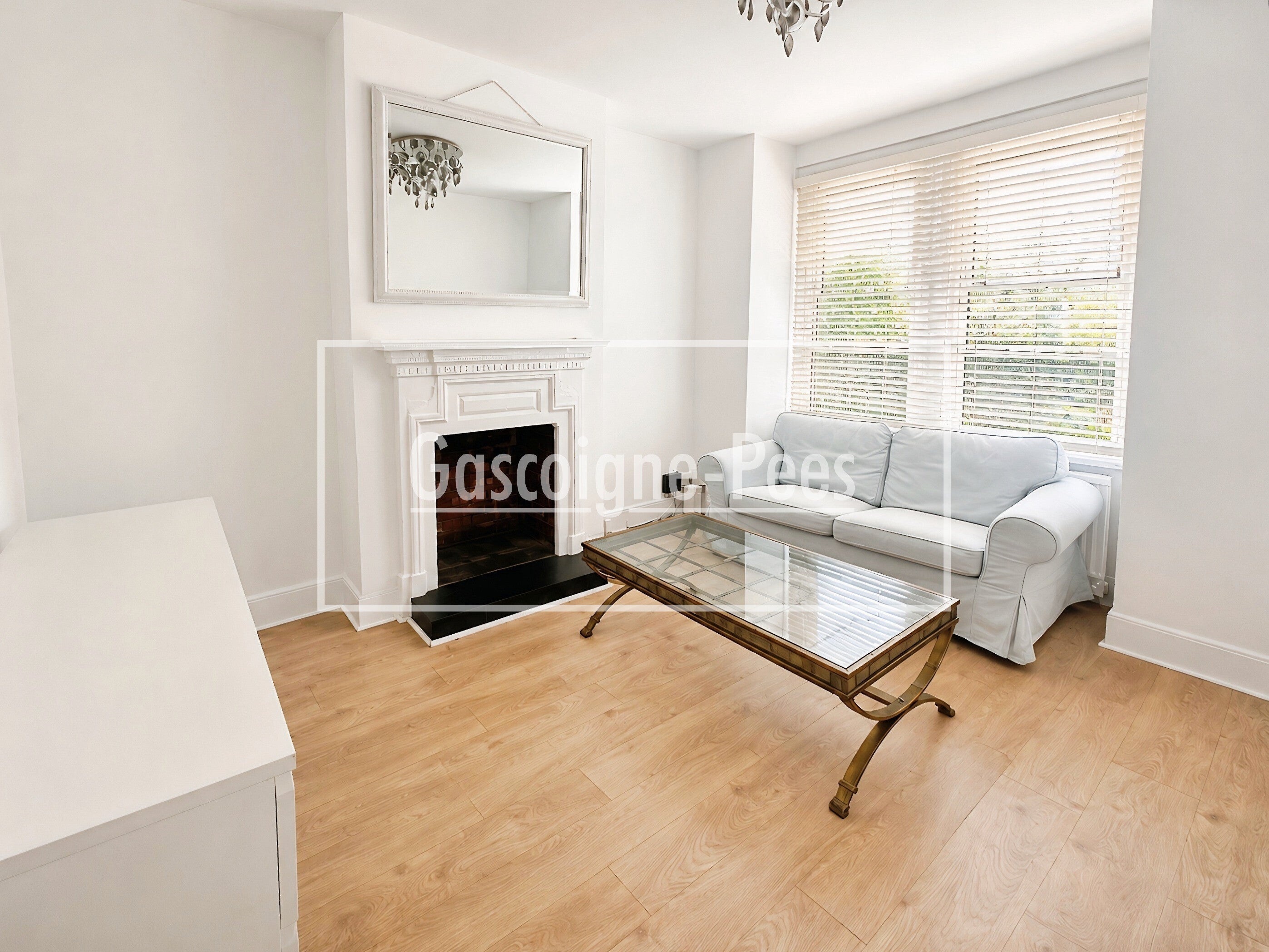 House Rothesay Avenue in Greater London
