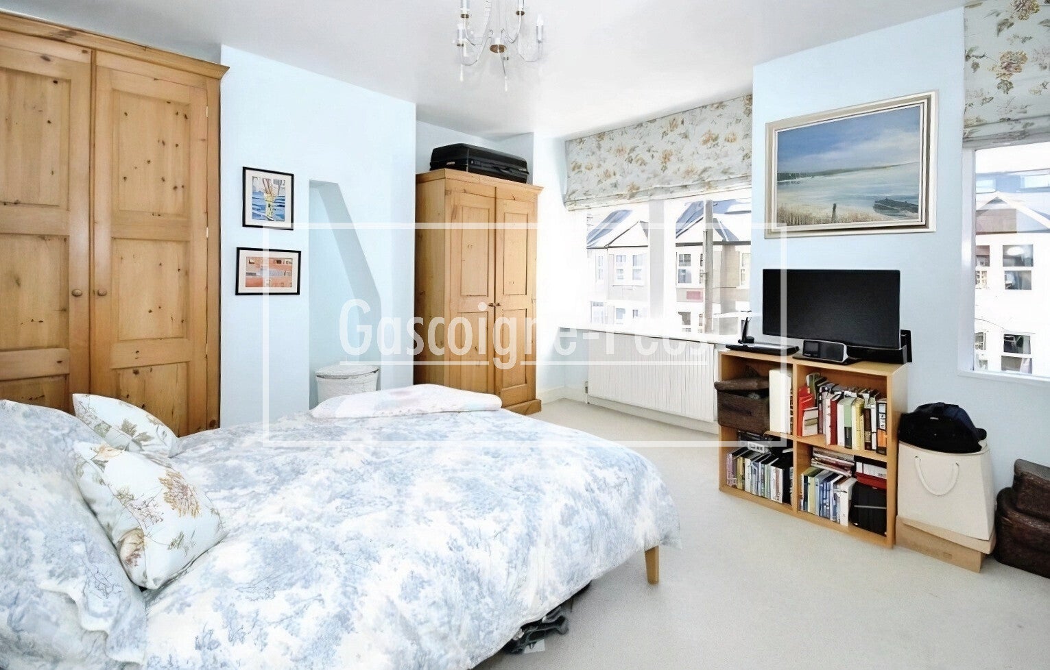 House Rothesay Avenue in Greater London