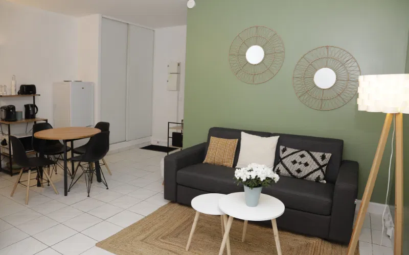 Flat Rue du Faubourg Saint-Martin in Senlis