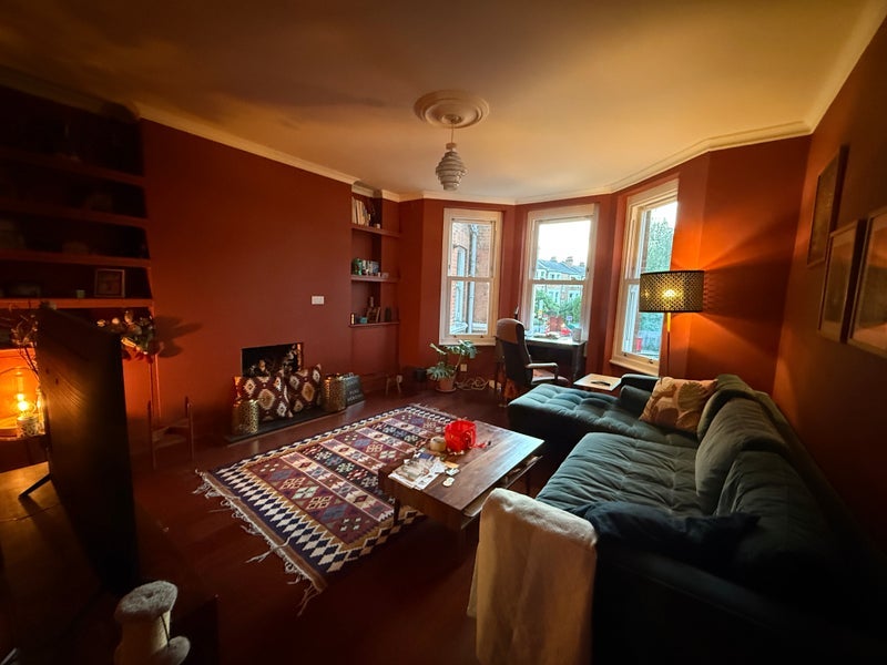 Flat Elms Crescent in Greater London