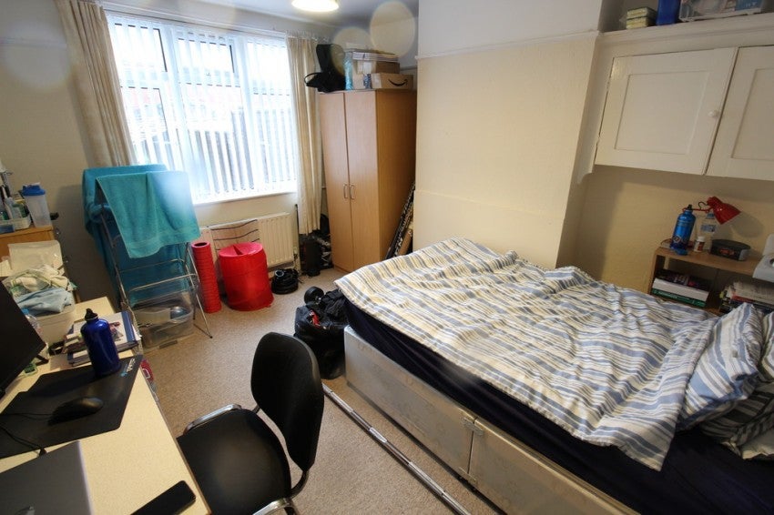 Flat Langhorn Road in Southampton