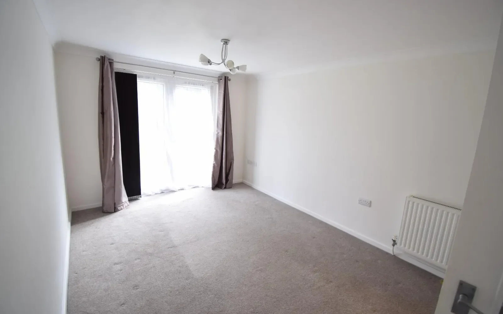 Flat Oakdale Road in Poole