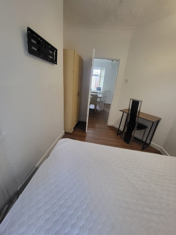 Room Cook Street in Whiston