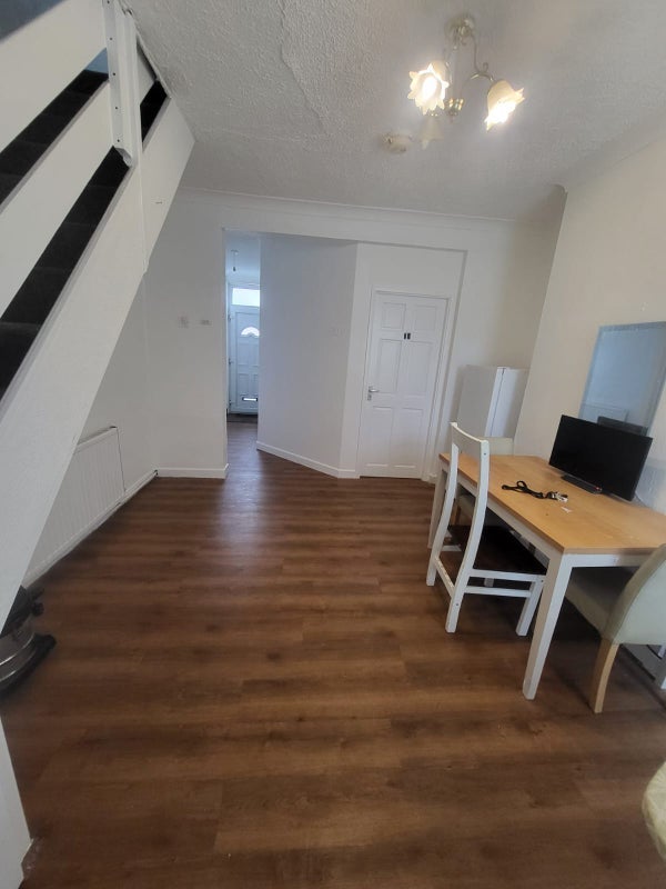 Room Cook Street in Whiston