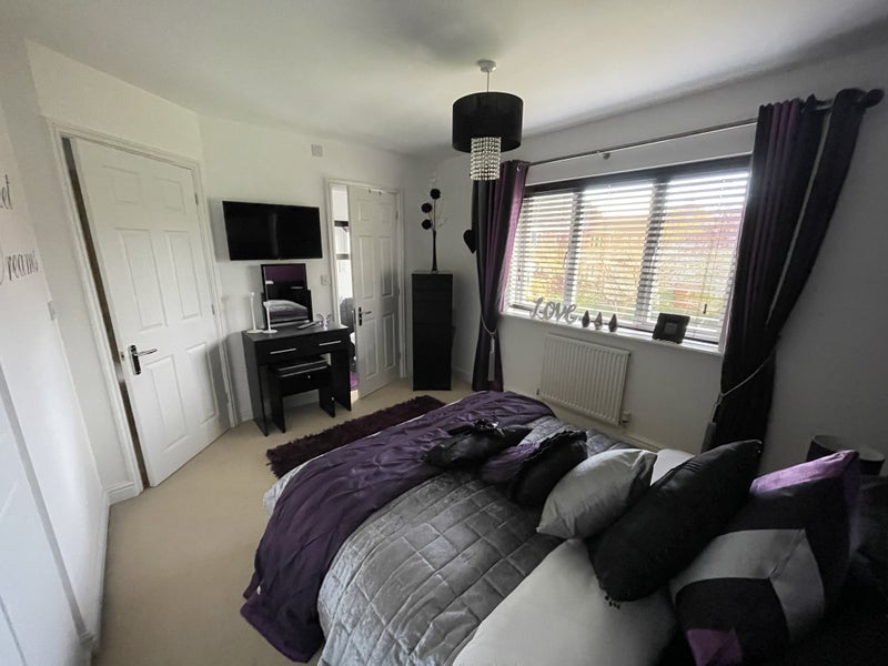 Room Defford Close in Redditch
