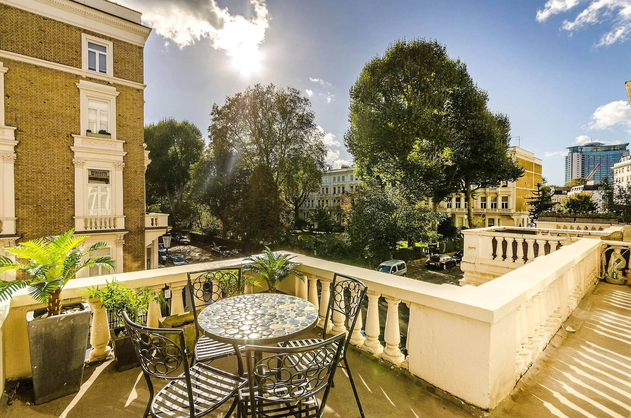 Flat Earl's Court Square in Greater London