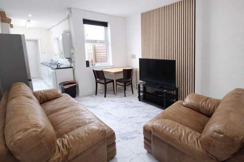 Room Osmaston Street in Nottingham