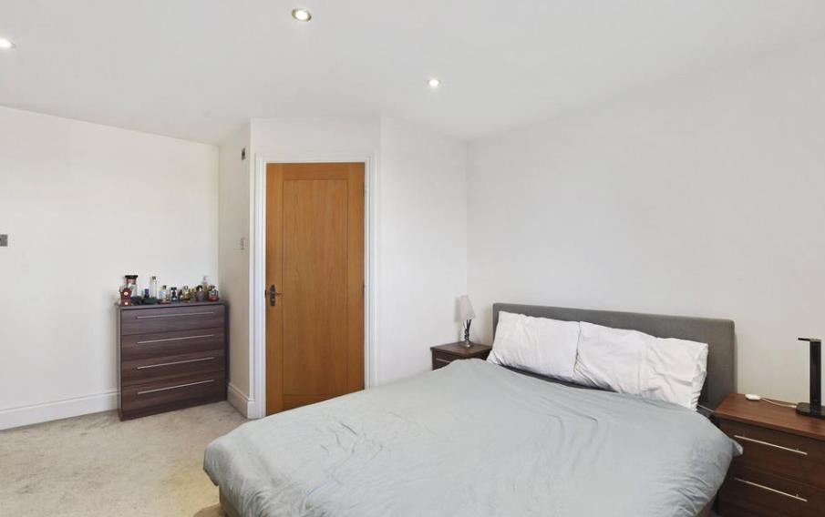 Flat Palgrave Gardens in City of Westminster