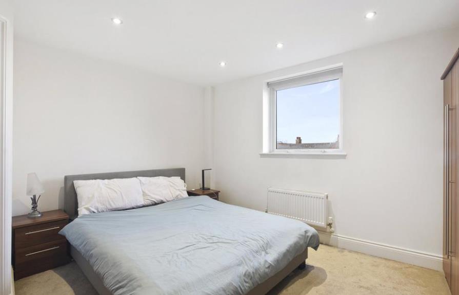 Flat Palgrave Gardens in City of Westminster
