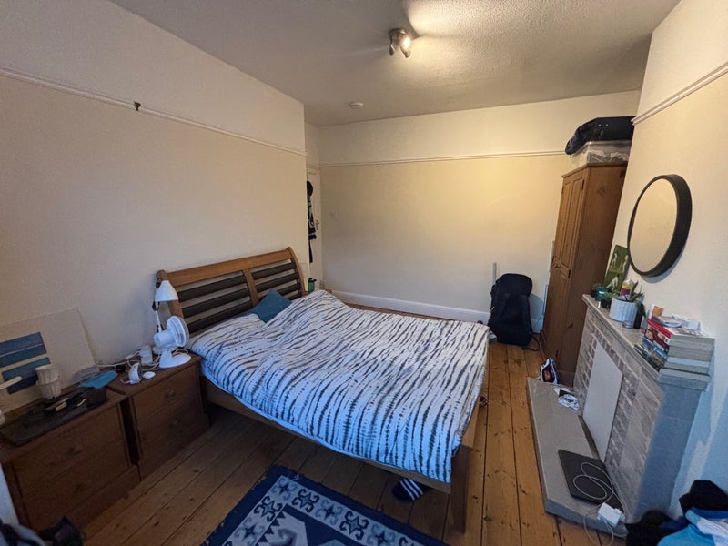Room Muller Road in Bristol