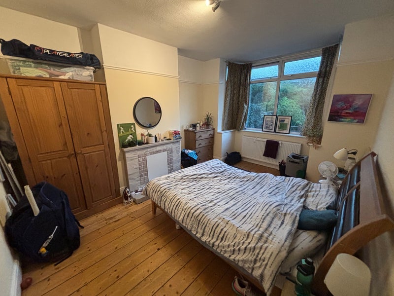 Room Muller Road in Bristol