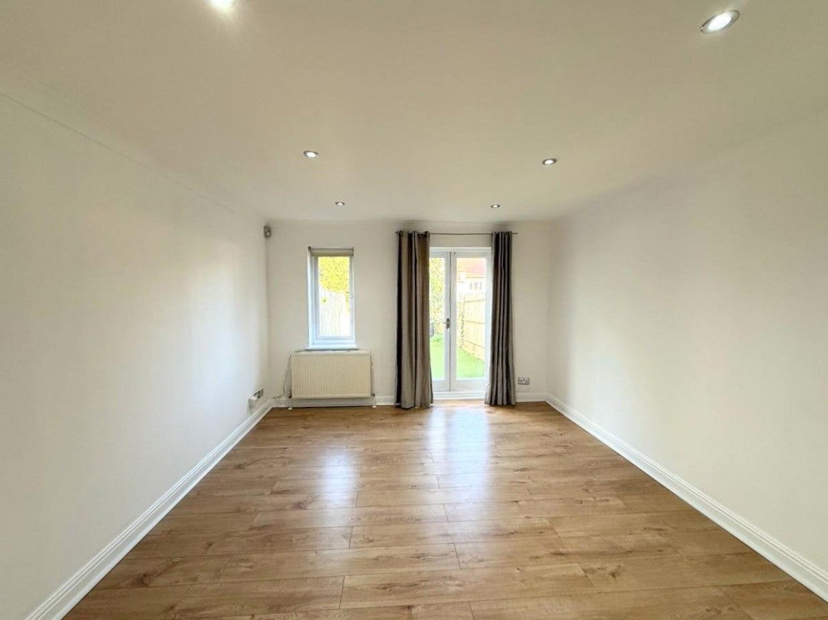House Grenville Place in Greater London