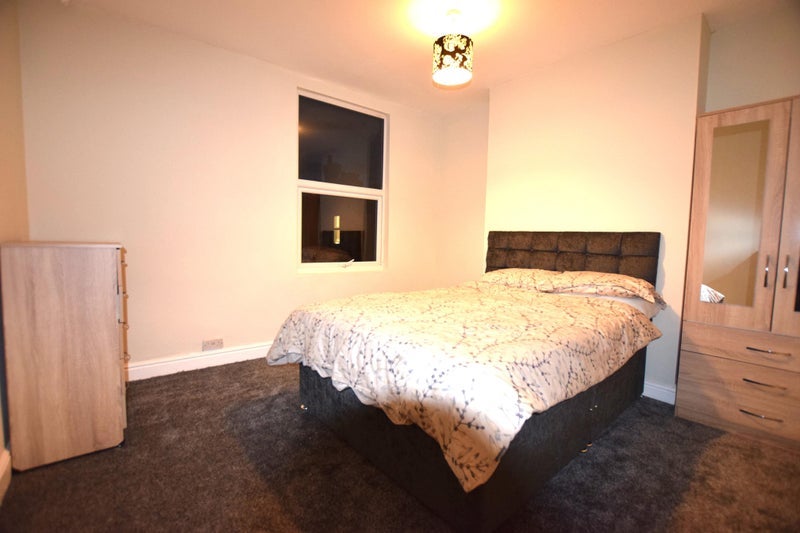 Room Wilford Crescent East in Nottingham