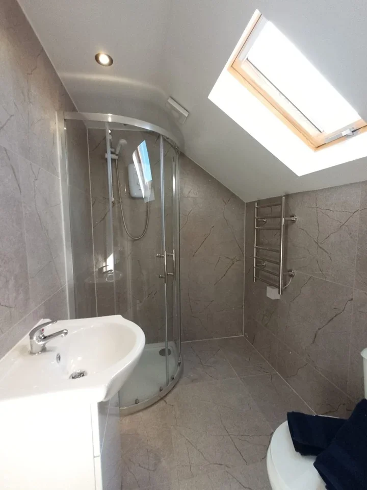 Room Keats Way in Greater London