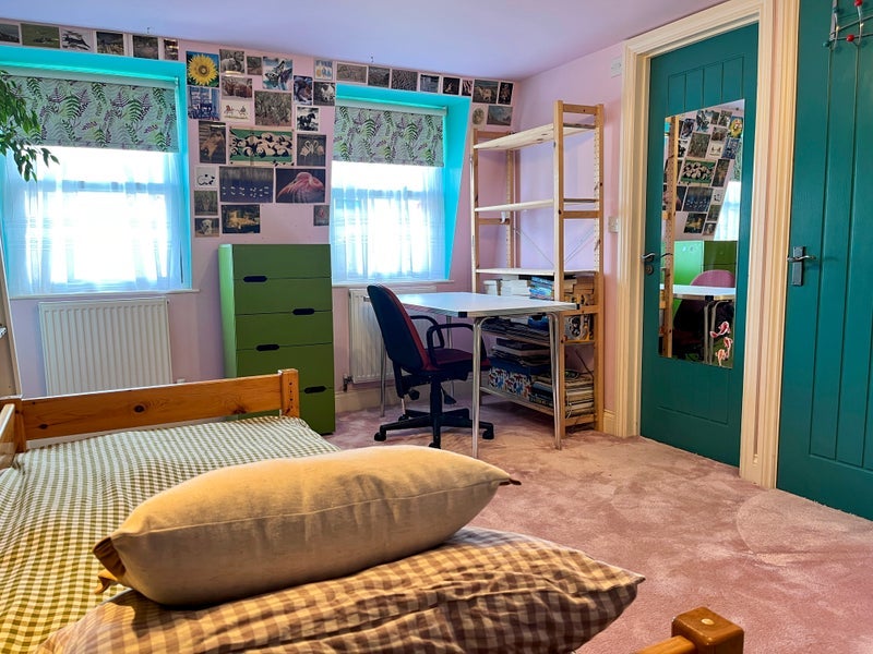 Room Pine Tree Avenue in Coventry