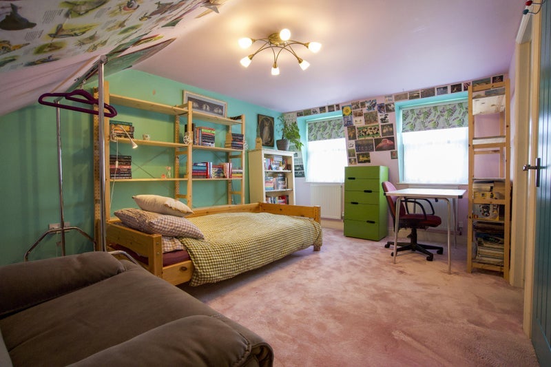 Room Pine Tree Avenue in Coventry