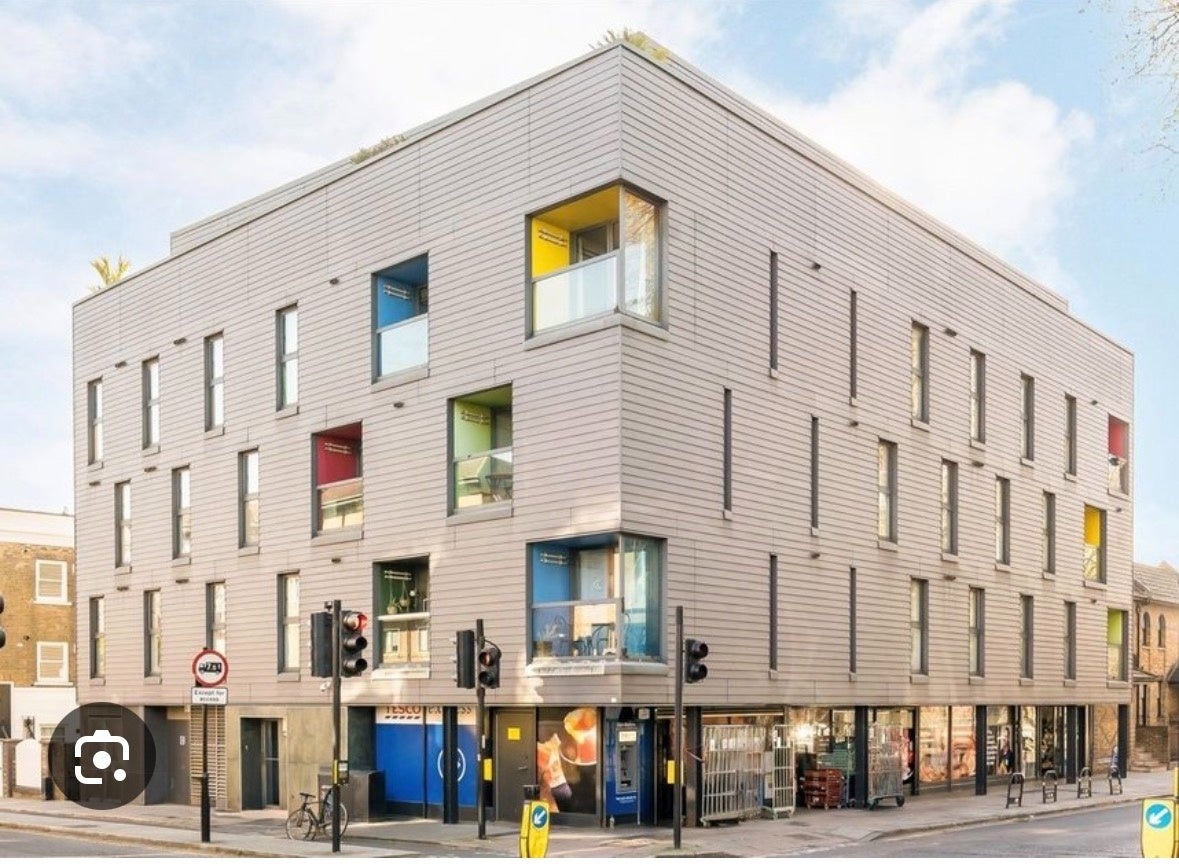 Flat Ecclesbourne Road in Greater London