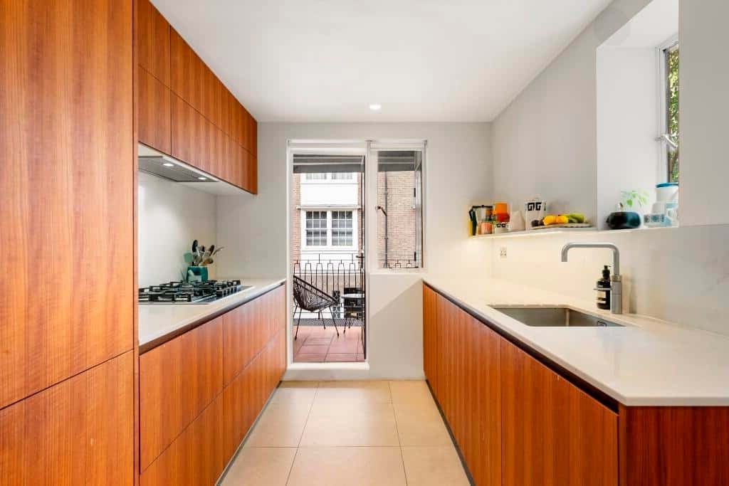 Flat Grosvenor Gardens in City of Westminster