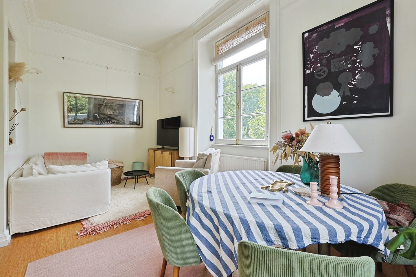 Flat Ladbroke Square in Greater London