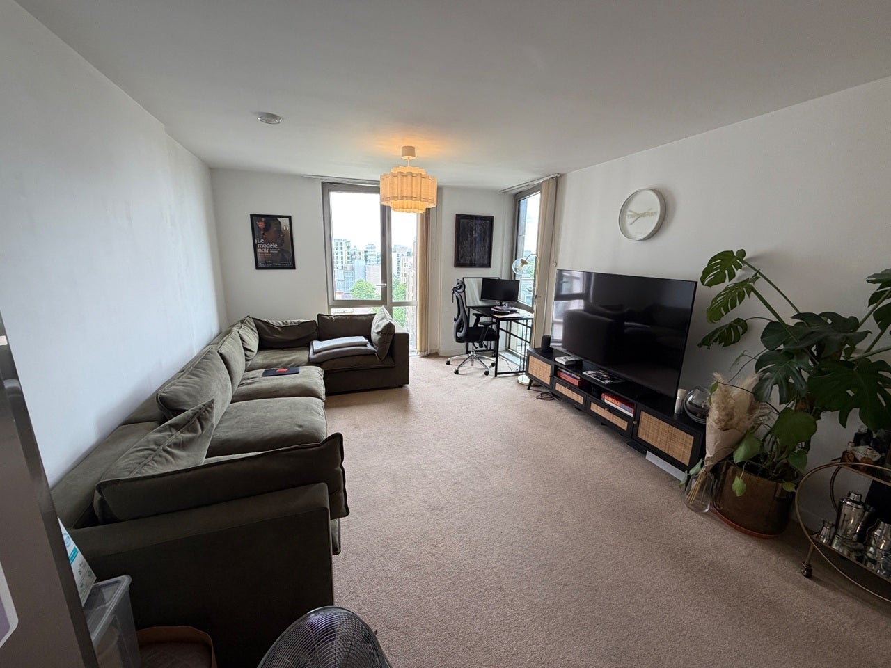 Flat Swan Lane in Greater London