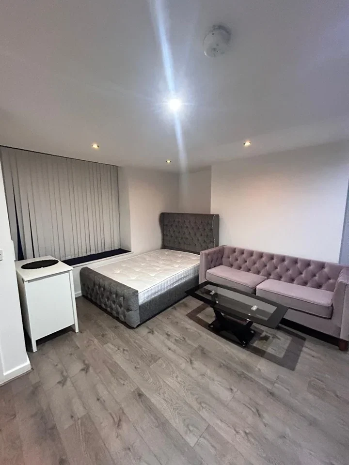 Flat Manningham Lane in Bradford