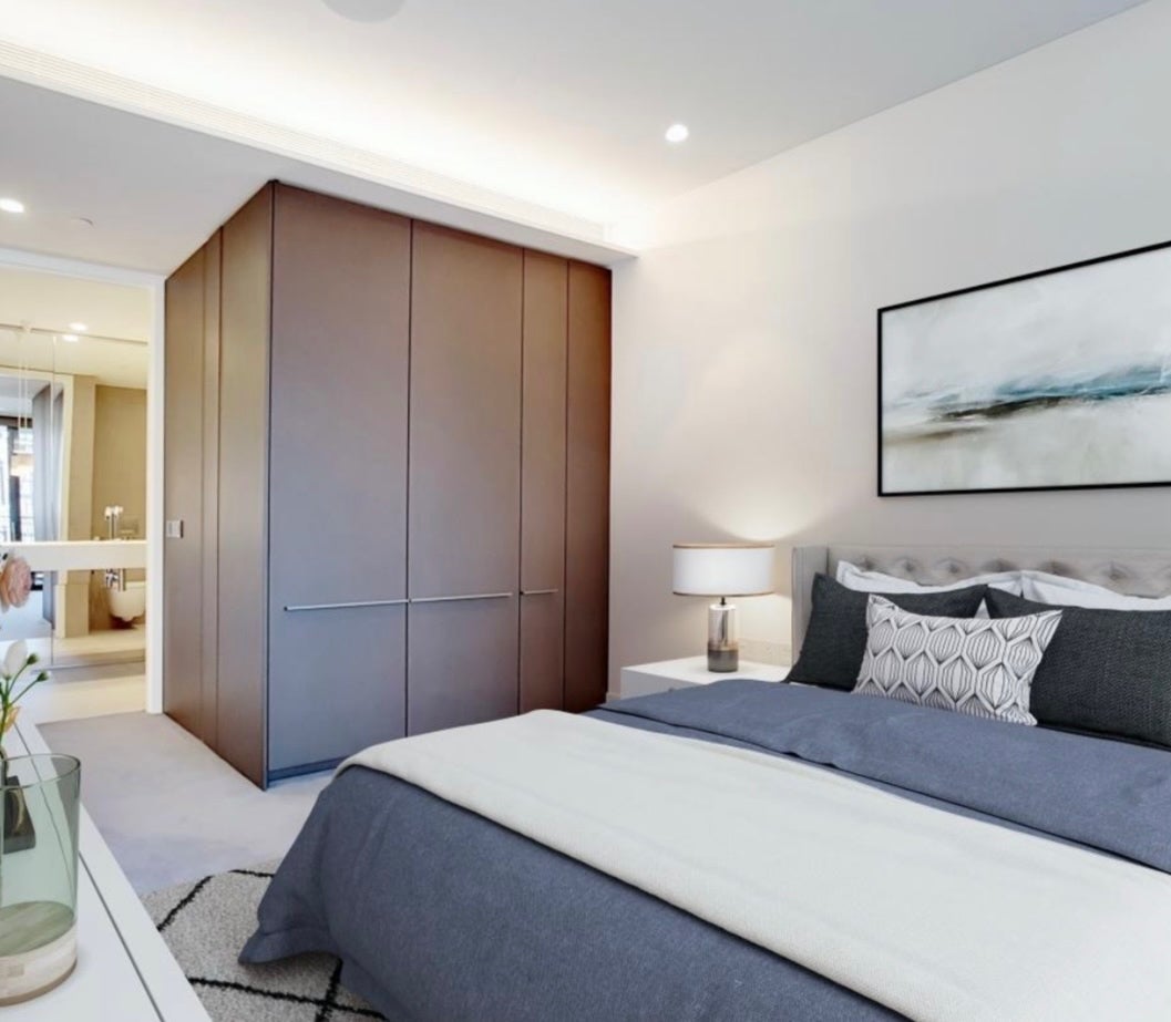 Flat Rathbone Place in City of Westminster