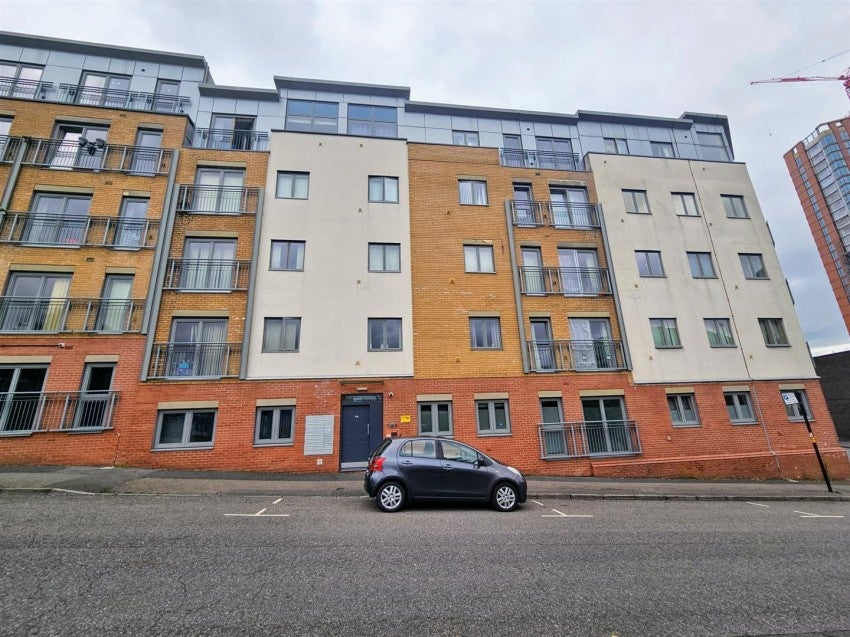 Flat Irving Street in Birmingham