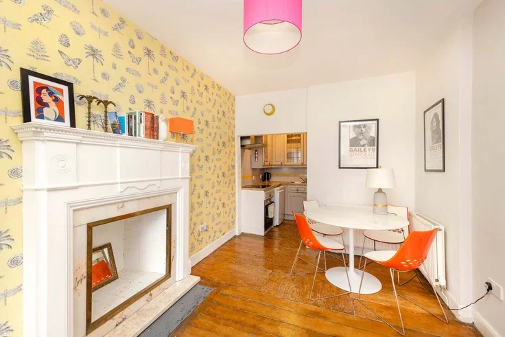 Flat Lawnmarket in City of Edinburgh