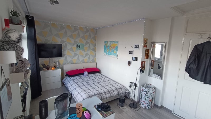 Room Glengarnock Avenue in Greater London