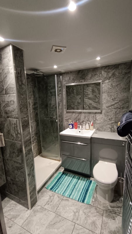 Room Glengarnock Avenue in Greater London