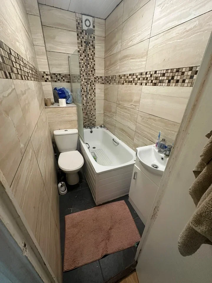 Room East Street in Greater London