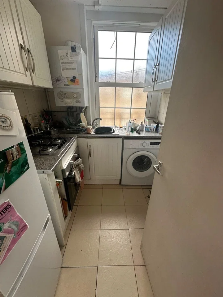 Room East Street in Greater London