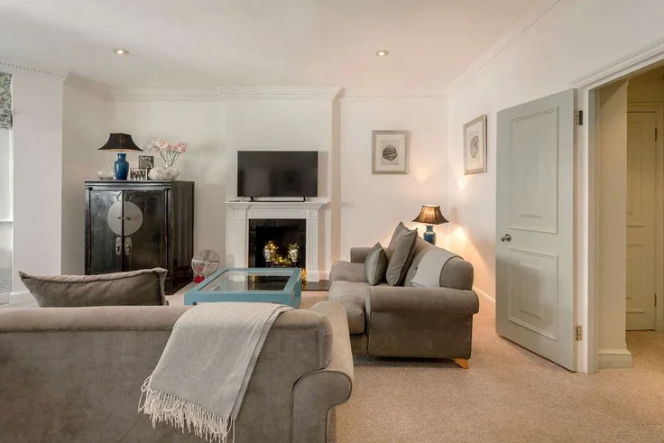 Flat Cranley Gardens in Greater London