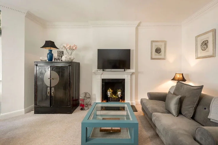 Flat Cranley Gardens in Greater London