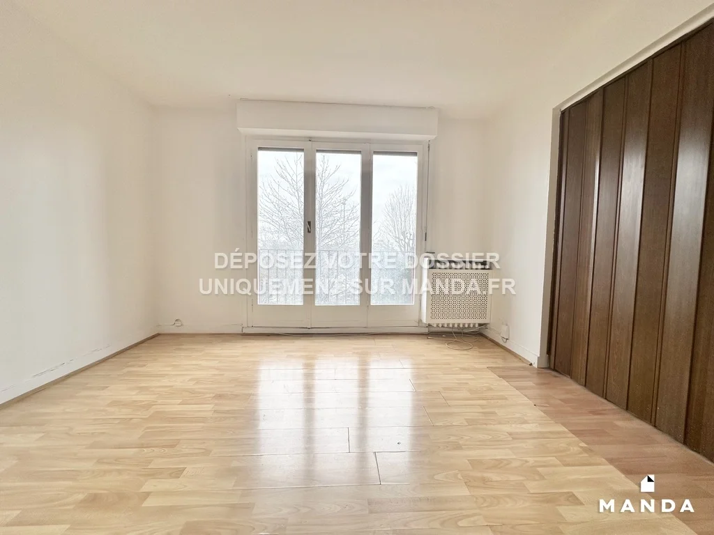 Flat Rue Pierre Honfroy in Ivry-sur-Seine