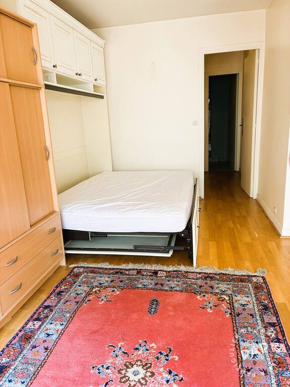Flat Rue de la Santé in Paris